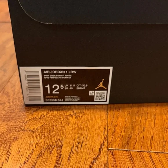 Nike Air Jordan 1 Low - Picture 2 of 5